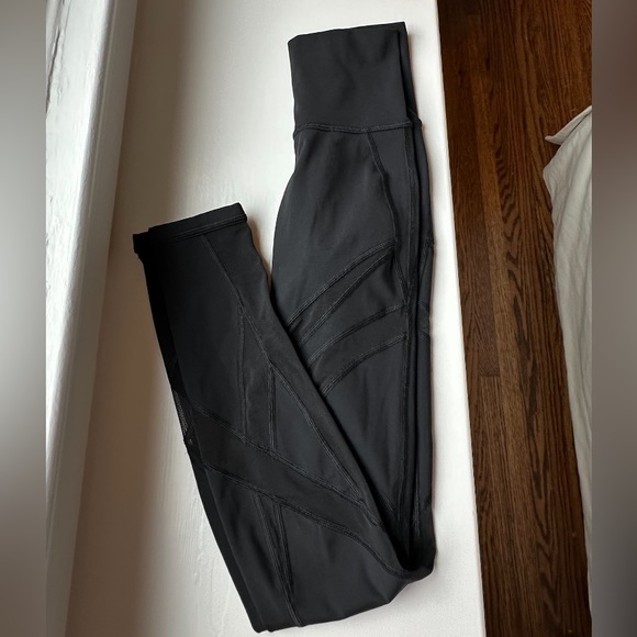 Lululemon mesh cutout leggings - Picture 3 of 4